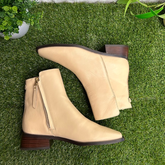 Sam Edelman Thatcher Eggshell Side Zipper Square Toe
Low Block Heel Boots size 6 - Picture 13 of 16